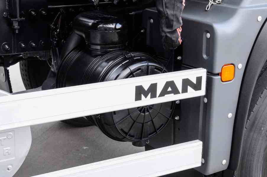 MAN TGA 18.280 4X4 TŘÍSTRANNÝ SKLÁPĚČ + HYDR. RUKA - EURO4 - foto 73