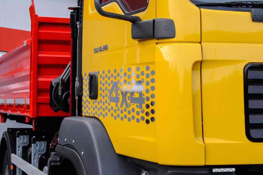MAN TGA 18.280 4X4 TŘÍSTRANNÝ SKLÁPĚČ + HYDR. RUKA - EURO4 - foto 31