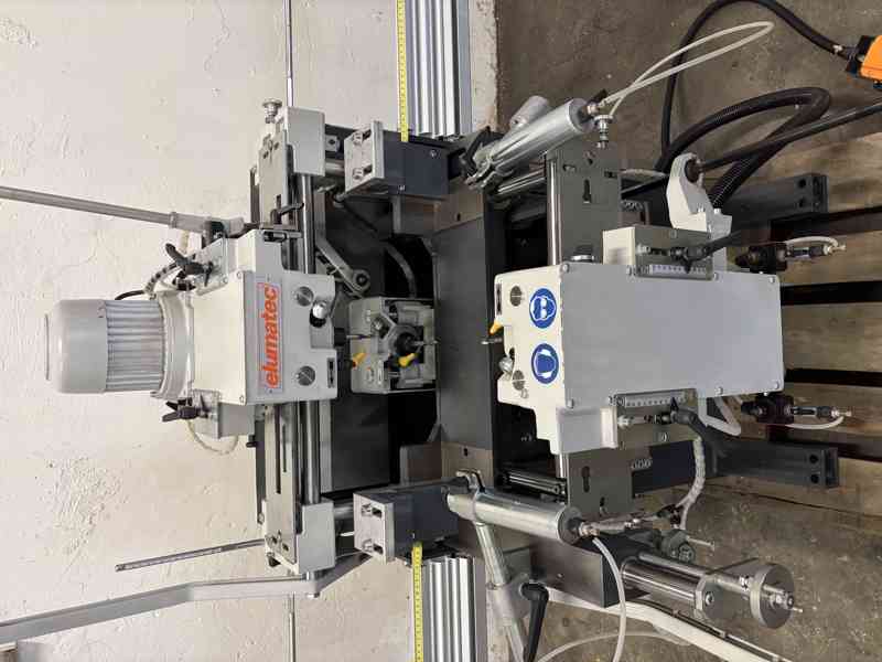 elumatec KF 178 Třívřetenová kopírovací fréza   - foto 6