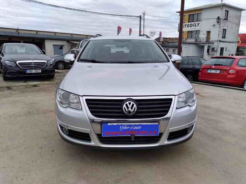 VOLKSWAGEN PASSAT VARIANT 2.0 TDI DSG COMFORTLINE SERVISKA - foto 2