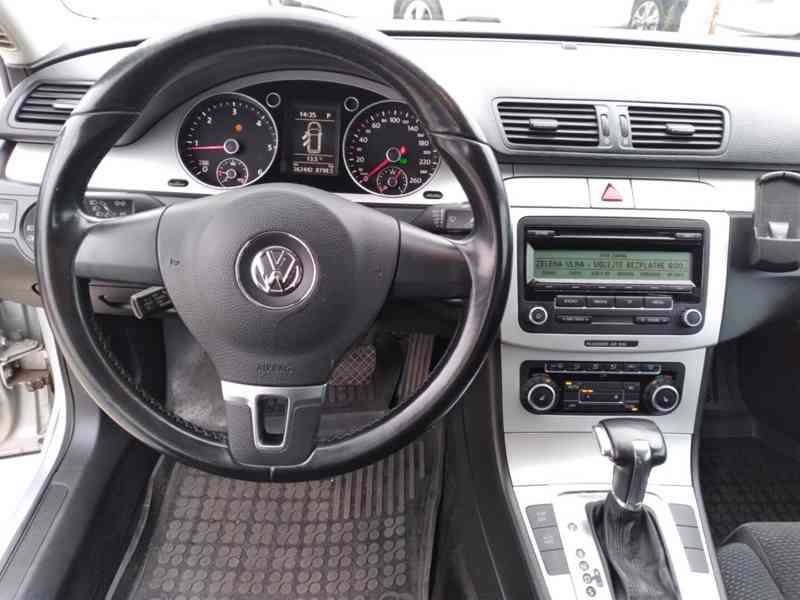 VOLKSWAGEN PASSAT VARIANT 2.0 TDI DSG COMFORTLINE SERVISKA - foto 15