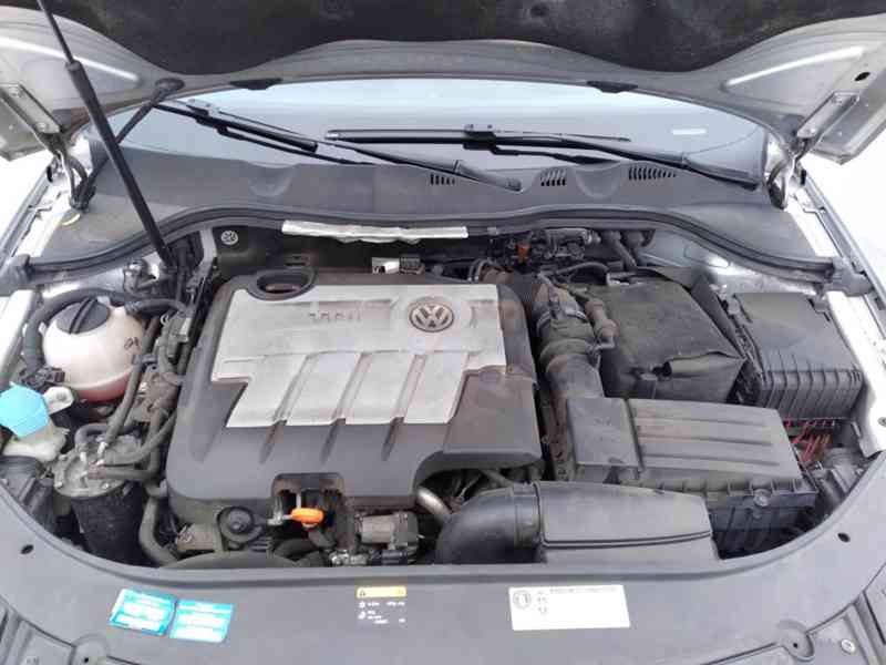 VOLKSWAGEN PASSAT VARIANT 2.0 TDI DSG COMFORTLINE SERVISKA - foto 30