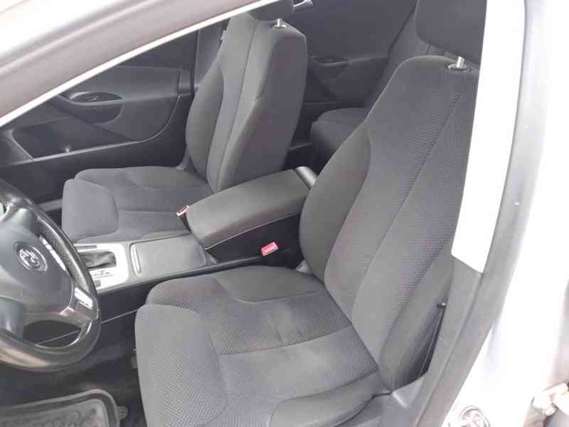 VOLKSWAGEN PASSAT VARIANT 2.0 TDI DSG COMFORTLINE SERVISKA - foto 9