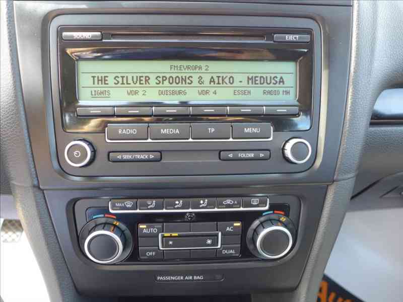 Volkswagen Golf 1,2 TSI DIGI KLIMA, SERVIS - foto 14