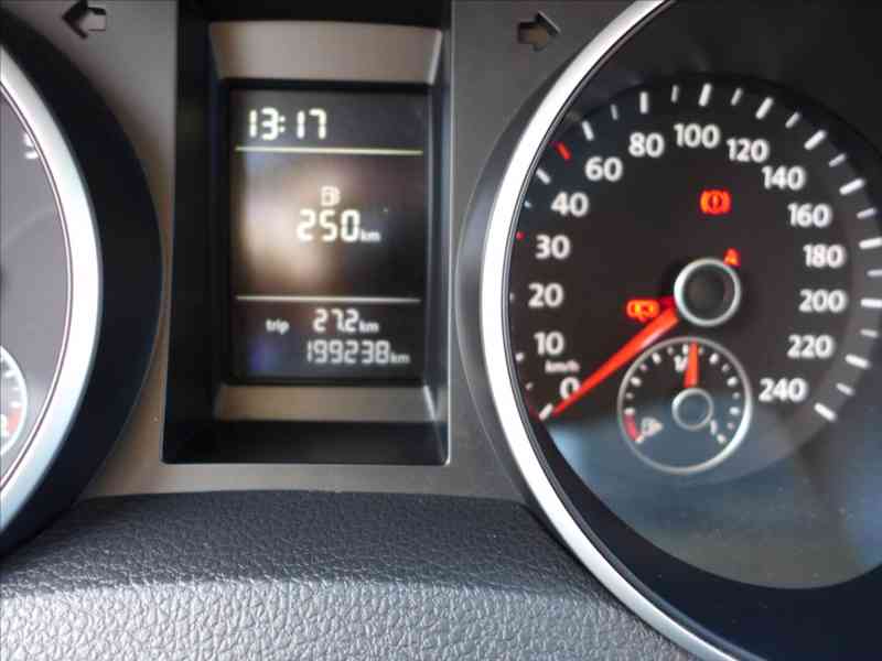 Volkswagen Golf 1,2 TSI DIGI KLIMA, SERVIS - foto 13