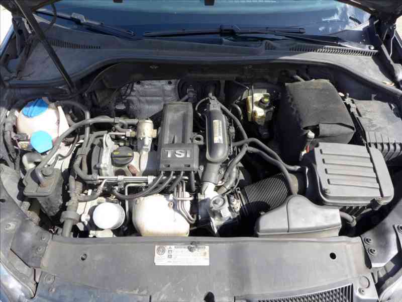Volkswagen Golf 1,2 TSI DIGI KLIMA, SERVIS - foto 20