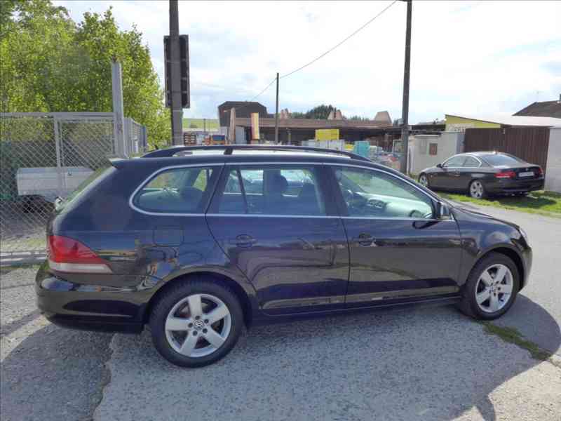 Volkswagen Golf 1,2 TSI DIGI KLIMA, SERVIS - foto 4