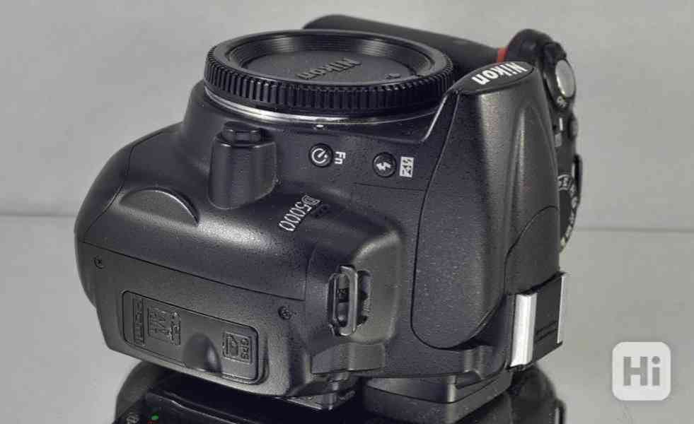 Nikon D5000 **DSLR 12.3MPix CMOS*HDV 1280x720 31700 exp - foto 5