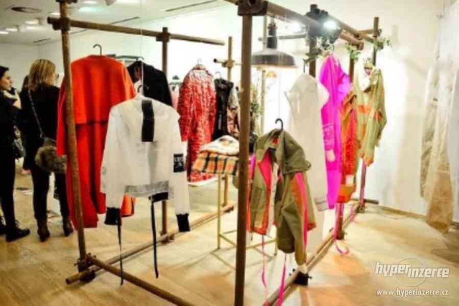 Asistentka prodeje oblečení v boutique - Belgie (Antverpy) - foto 1