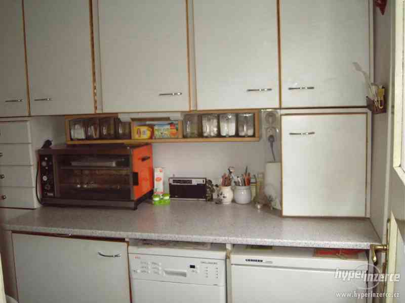 Pronájem bytu 2+1 v RD sauna, terasa, balkon Záběhlice-Spoři - foto 2