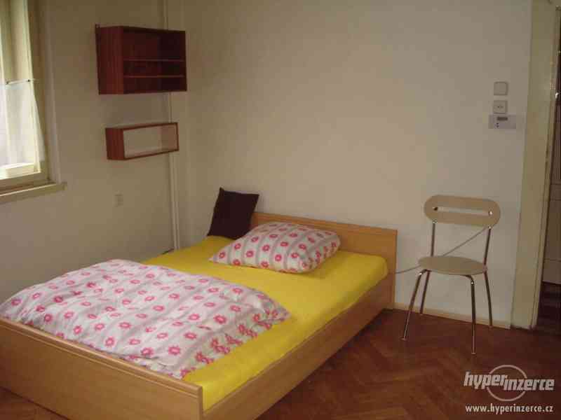 Pronájem bytu 2+1 v RD sauna, terasa, balkon Záběhlice-Spoři - foto 3