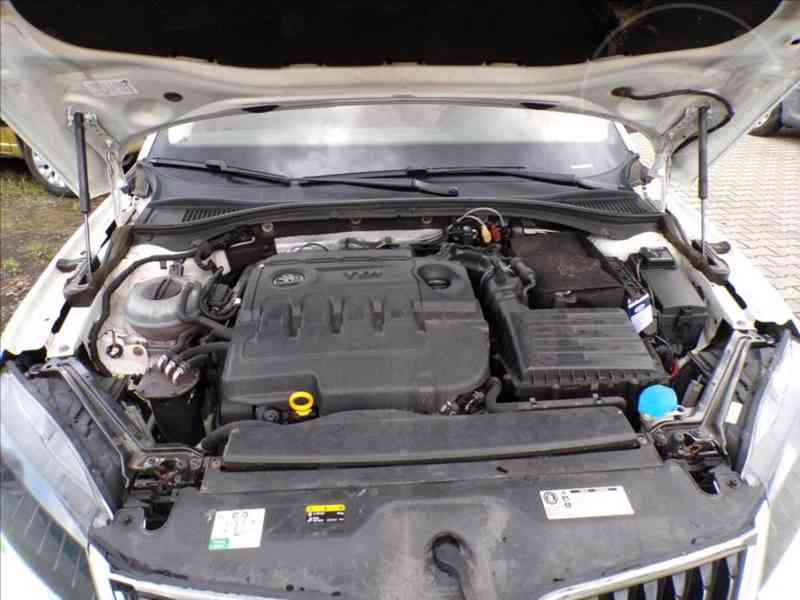 Škoda Superb 2,0 TDI 140KW STYLE,DSG - foto 15