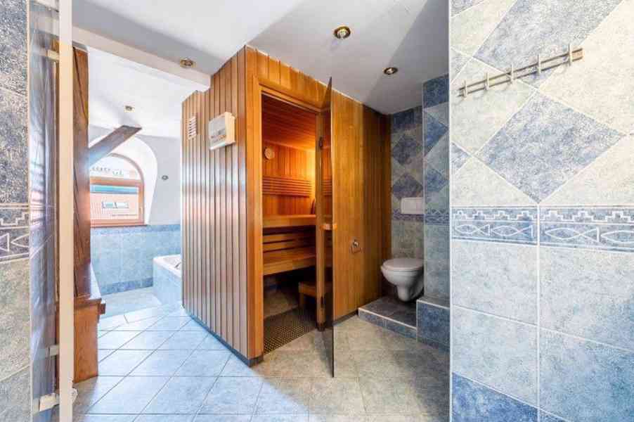 Prodej mezonetového bytu 6+kk 237 m2, 4 ložnice s koupelnou, Vozová 8, Praha 2 - foto 11