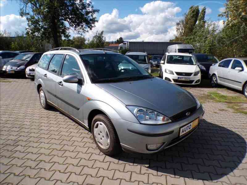 Ford Focus 1,6 16V - foto 1