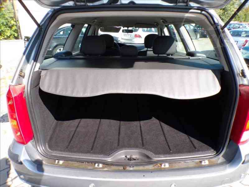 Ford Focus 1,6 16V - foto 10