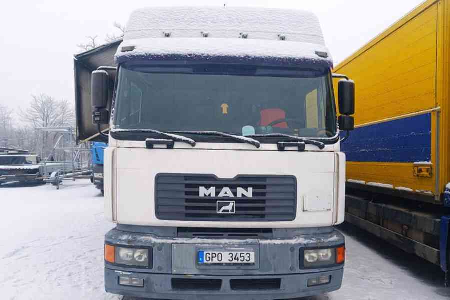 MAN nákladí automobil - foto 6