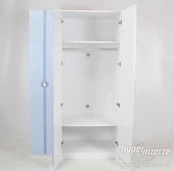 Trojdílná modrá šatní skříň, perla - foto 2