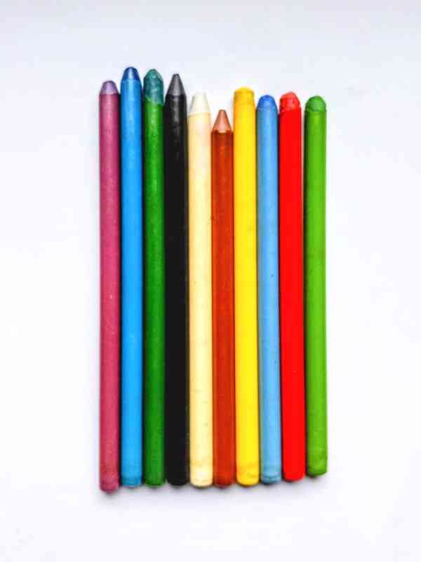 Grafitové a plastové pastelky - foto 2