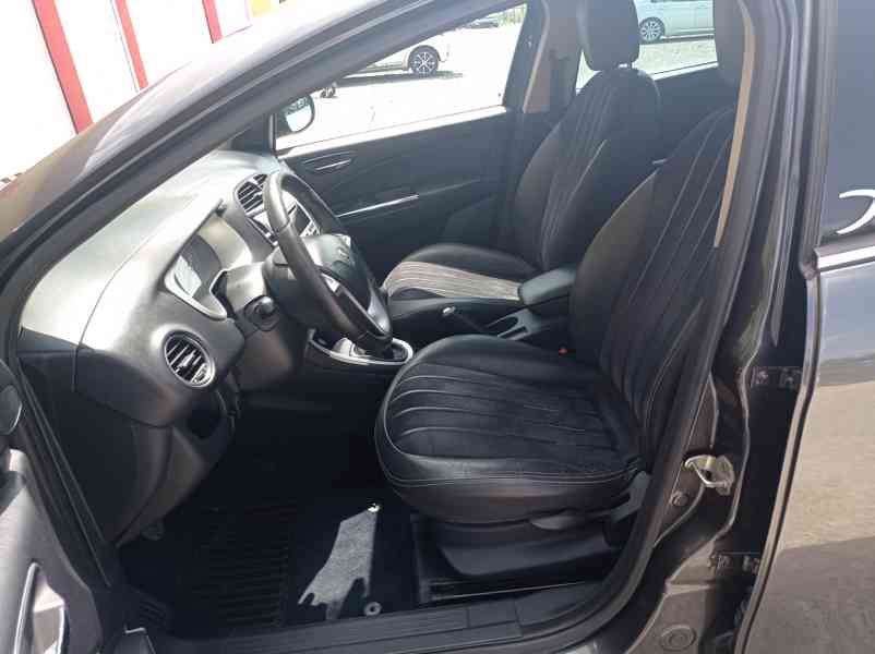 Lancia Delta 1.6 MJET 16V 1maj/ServKnih - foto 11