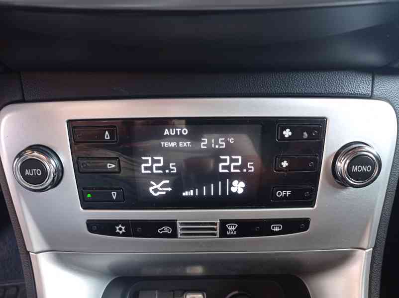 Lancia Delta 1.6 MJET 16V 1maj/ServKnih - foto 23
