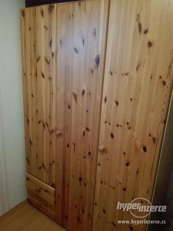 Dětský pokoj z masivu borovice - foto 3