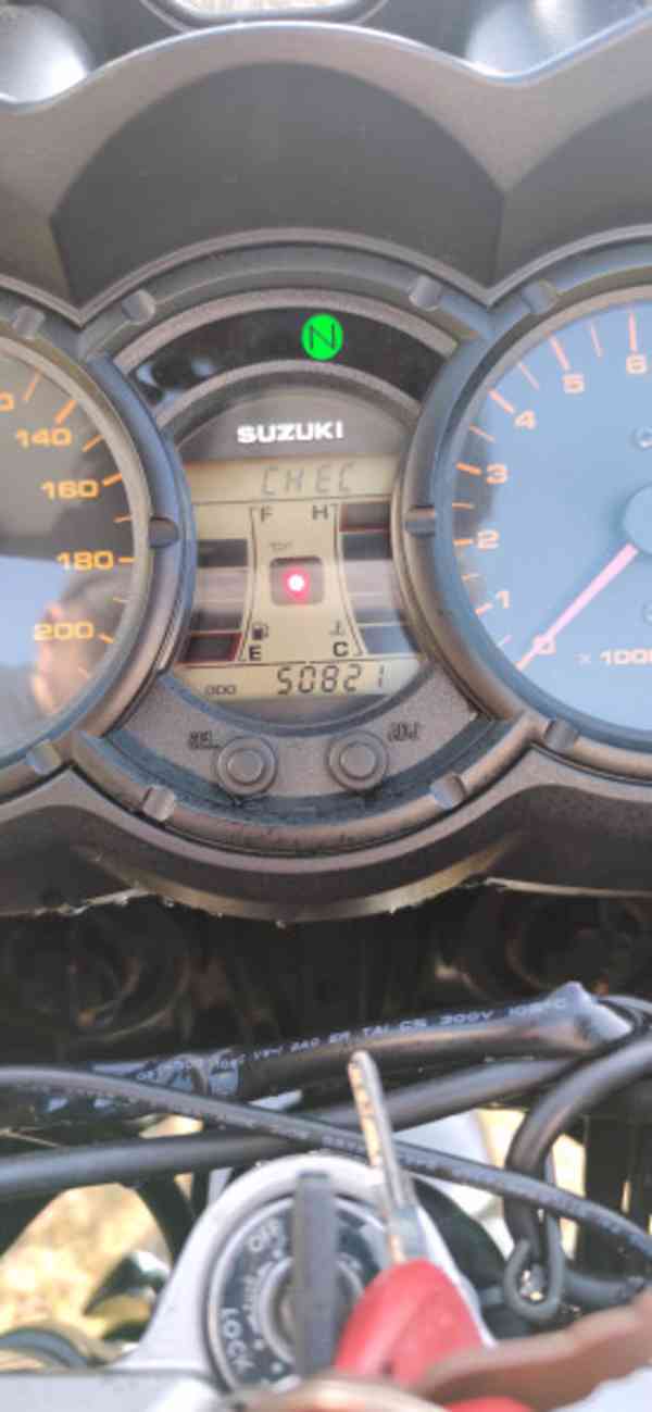  Suzuki DL 650 V-Strom - foto 2