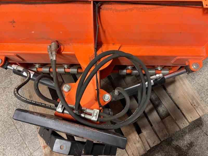 Sněhová radlice - foto 4