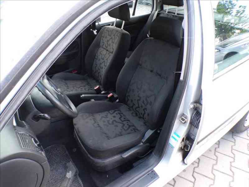 Volkswagen Golf 1,4 i KLIMATIZACE - foto 8