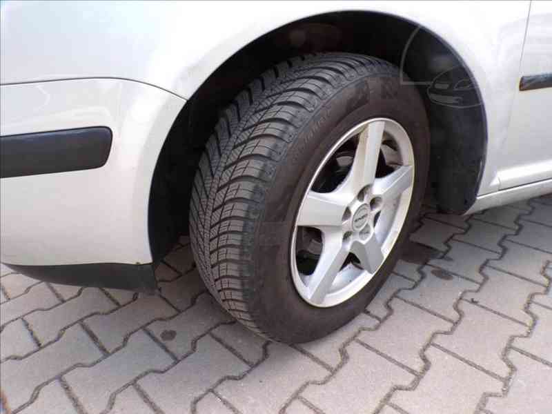 Volkswagen Golf 1,4 i KLIMATIZACE - foto 16