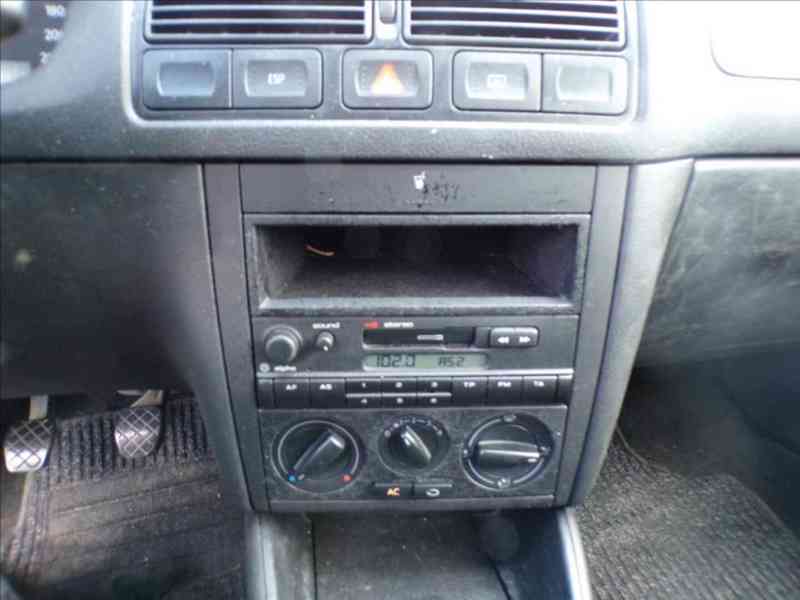 Volkswagen Golf 1,4 i KLIMATIZACE - foto 7