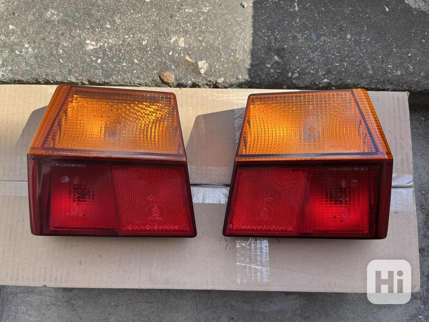 ŠKODA FAVORIT - FORMAN zadní světla - foto 1