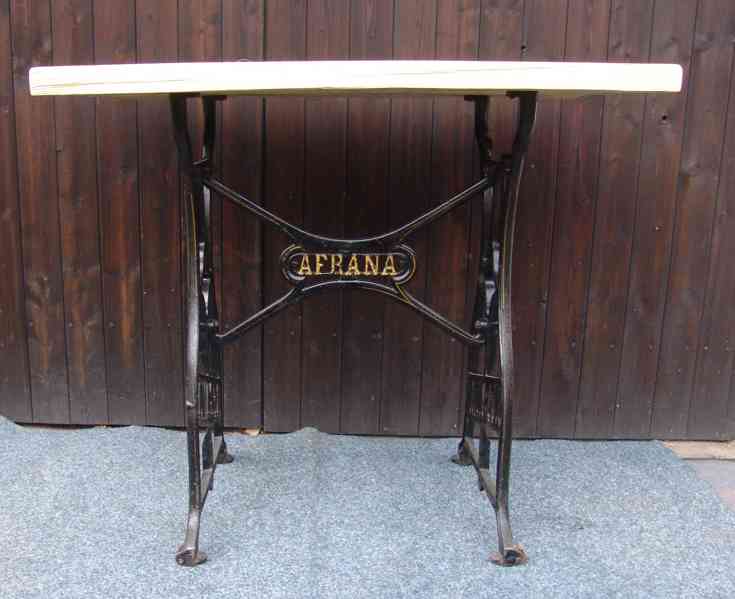 Stolek ze starožitného šicího stroje Afrana - foto 2