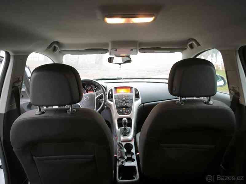 Opel Astra 1,7   DT - foto 10