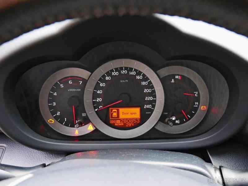 Toyota RAV4 2,0 - foto 16