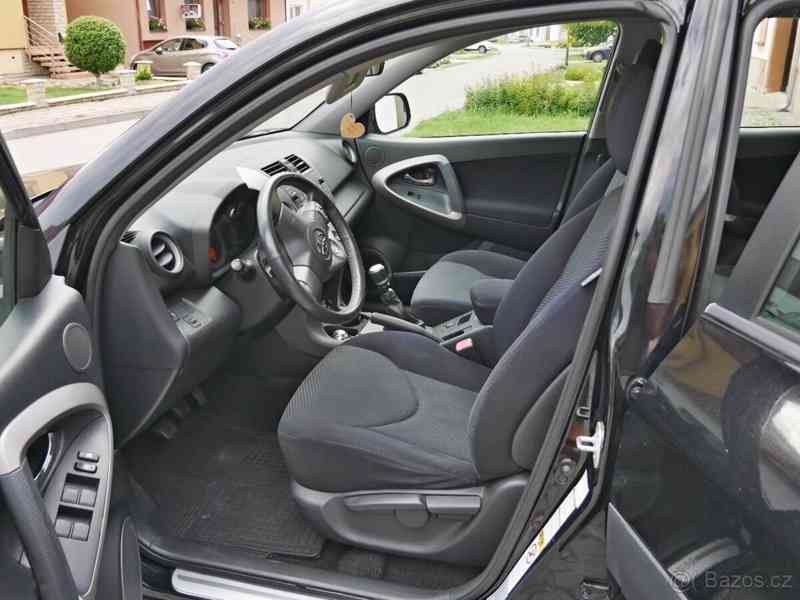 Toyota RAV4 2,0 - foto 17