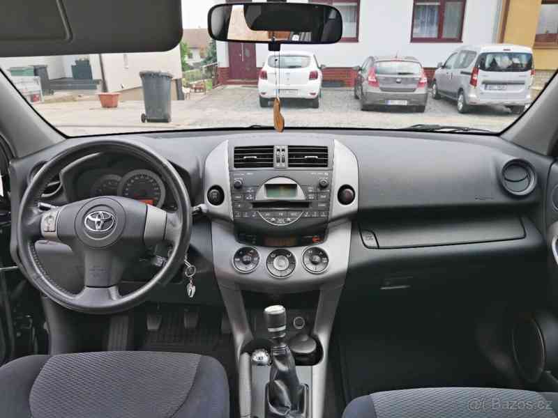 Toyota RAV4 2,0 - foto 19
