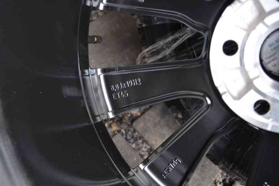 Nová zimní Alu sada Š.Enyaq, Elroq - 235/55+ 255/50 R19 - foto 13