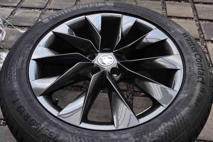 Nová zimní Alu sada Š.Enyaq, Elroq - 235/55+ 255/50 R19 - foto 18