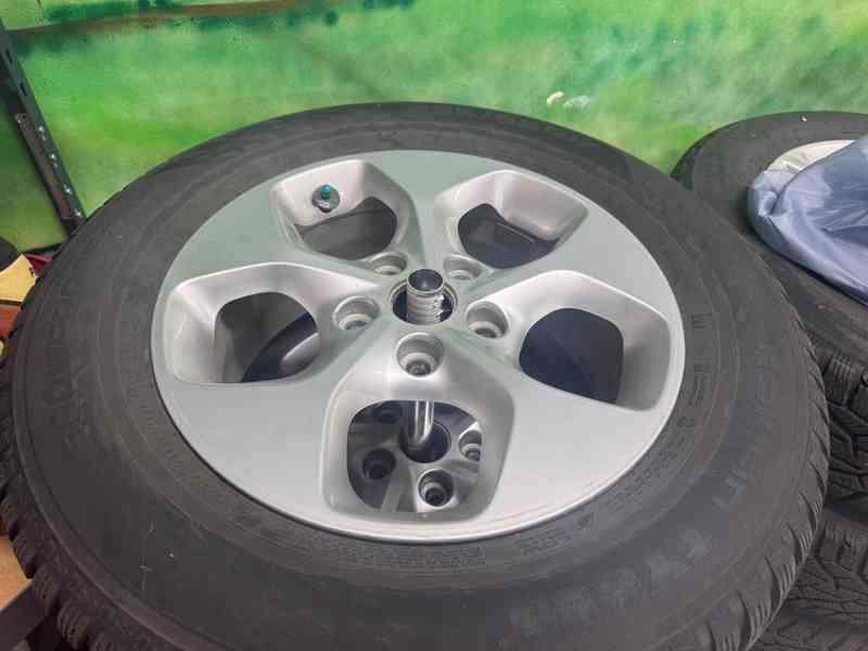 Chrysler Pacifica komplet zimní kola 235/65 R17 - foto 2