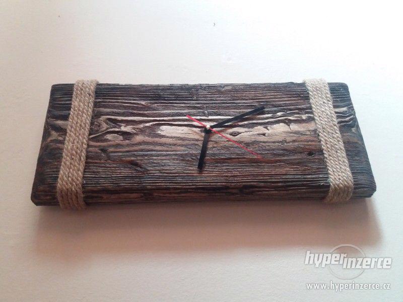 Nástěnné hodiny dřevěné, ruční práce - foto 2