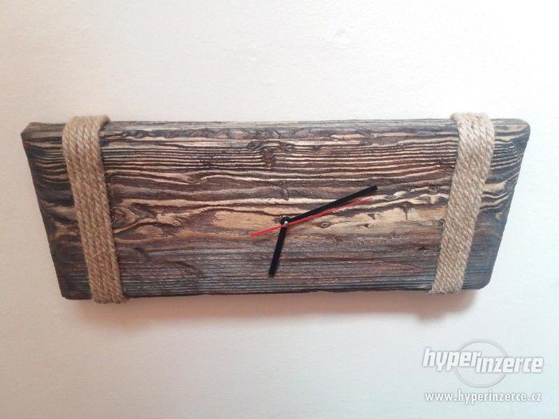 Nástěnné hodiny dřevěné, ruční práce - foto 3