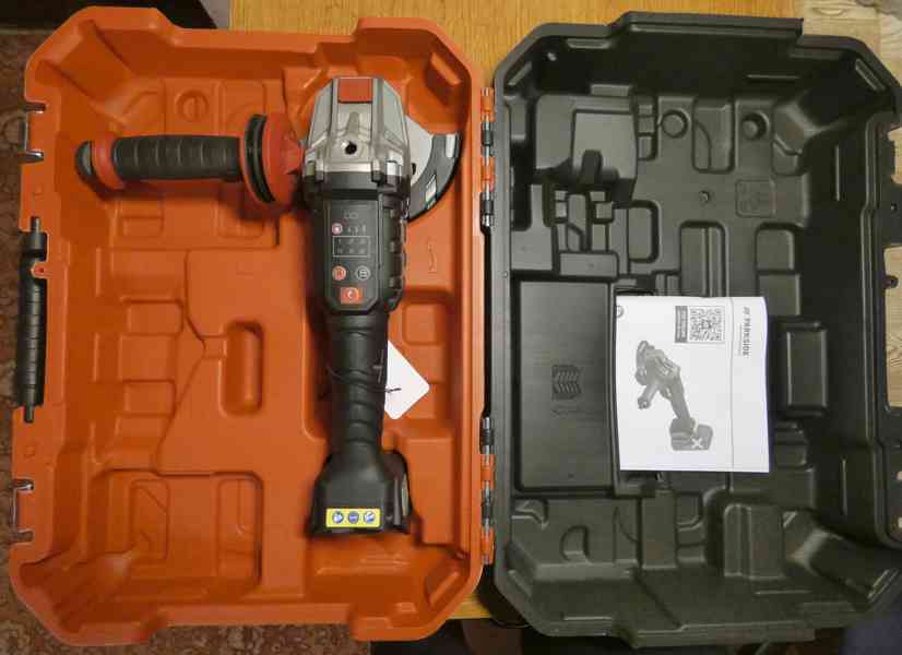 Prodám aku úhlov. brusku PARKSIDE PERFORMANCE PWSAP 20-Li F6 - foto 2