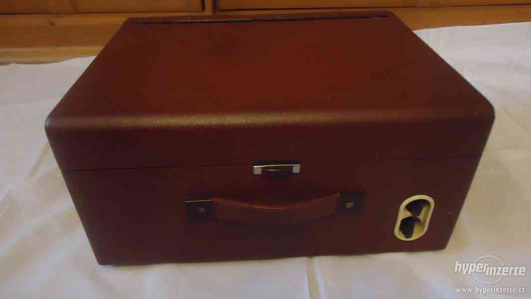 Lampový kufříkový gramofon - foto 3