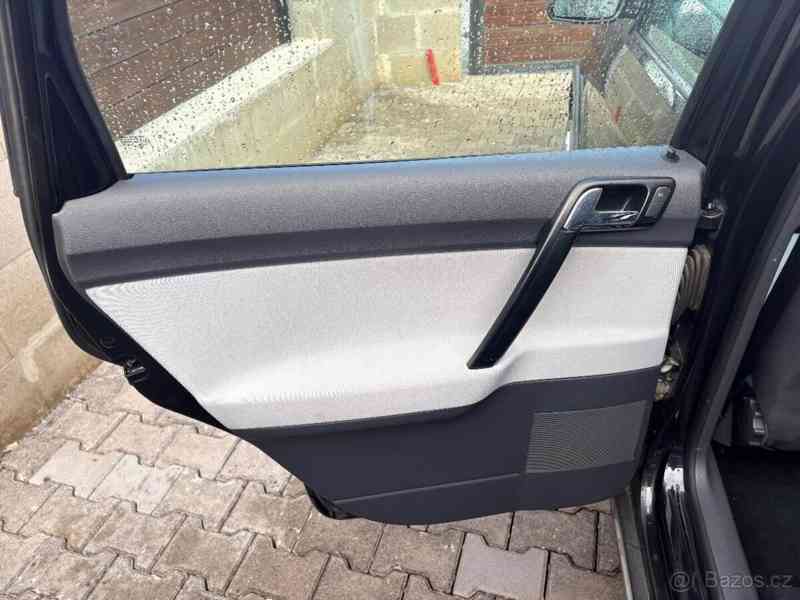 Volkswagen Polo 1,4   mpi 59kw - foto 11