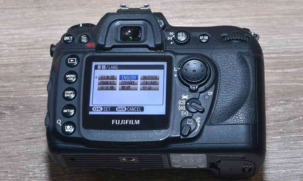 FUJIFILM FinePix S5Pro *SUPER CCD*Profesionál DSLR - foto 7