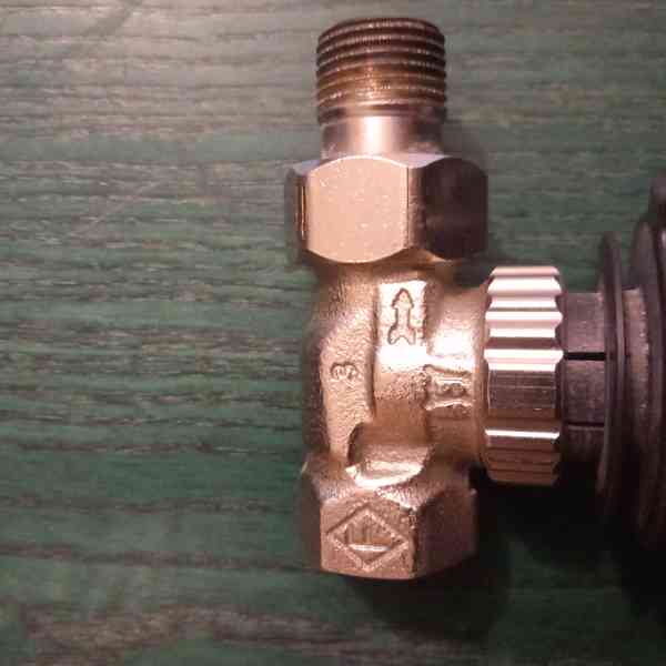 Heimeier Termostatická hlavice s ventilem M30 × 1,5 - foto 3