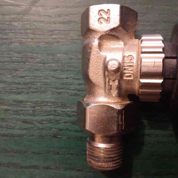 Heimeier Termostatická hlavice s ventilem M30 × 1,5 - foto 4