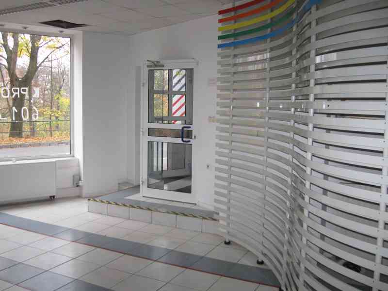 nebytový prostor plus velký byt - foto 3