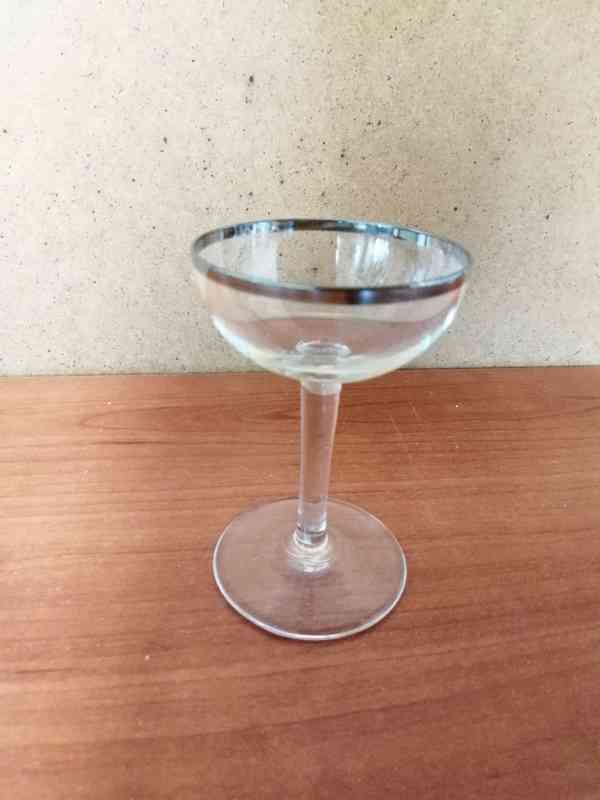 PRODÁM 6 LIKÉROVÝCH SKLENIČEK  - foto 2