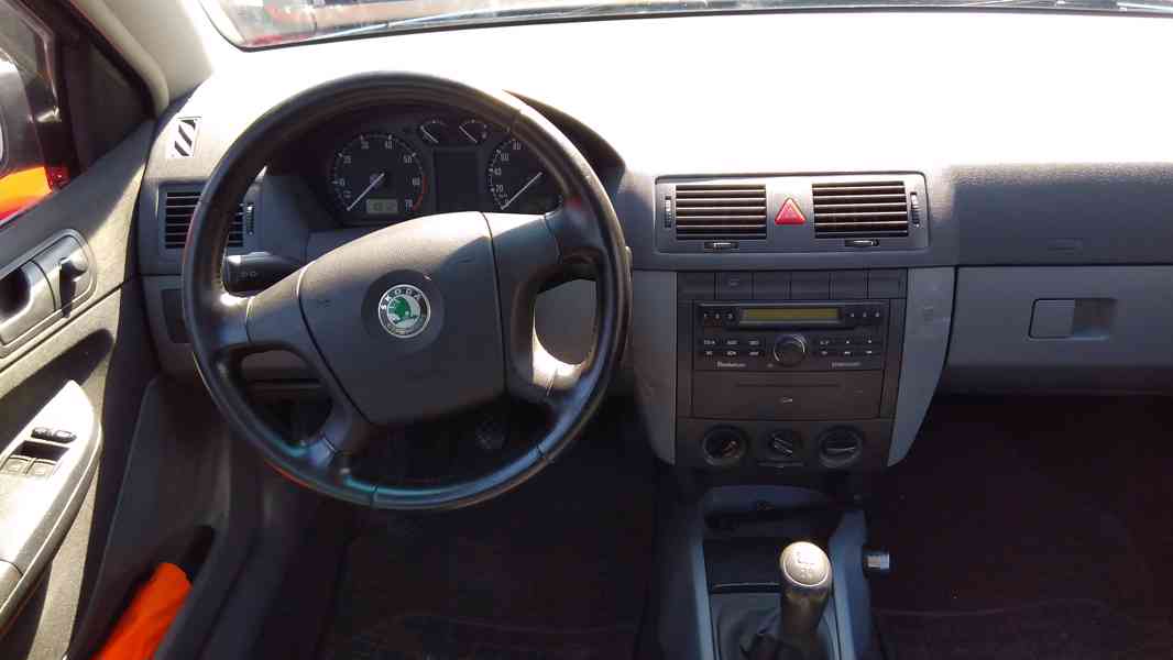 ŠKODA Fabia Combi 1,2i12V Comfort ČR - foto 20